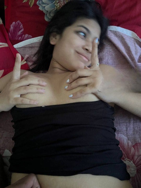 Indian sex pics of New Delhi hot girlfriend