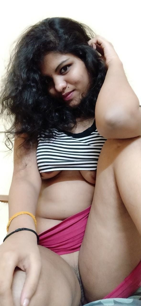 Kottayam hostel college girl naked posing pics