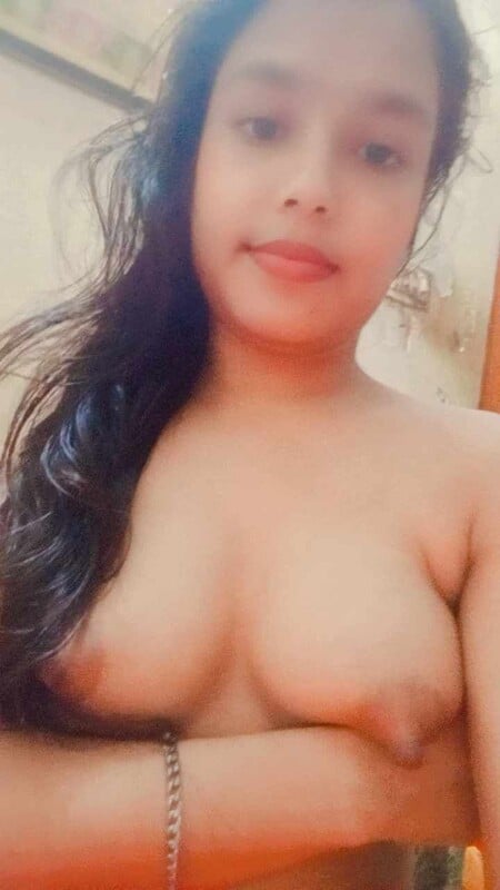 Long nipples cute girlfriend showing virgin pink cunt