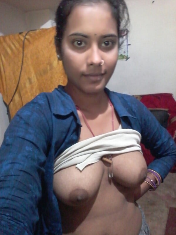 Exposing nude photos of sexy girlfriend