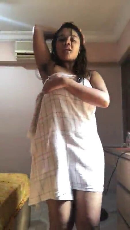 Indian girl dropping towel and showing big boobs