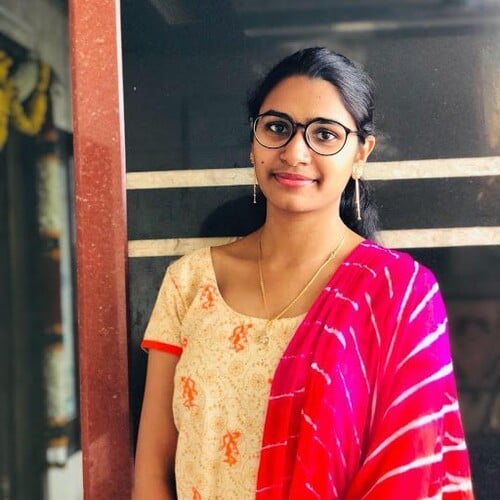 Hairy pussy slim girl nude posing for boyfriend