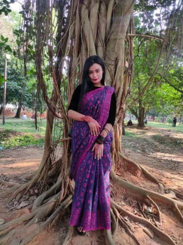 Sexy Instagram girl posts nude photos