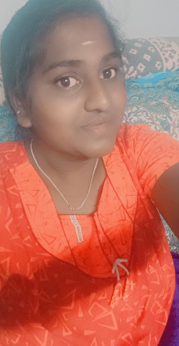 Tamil black beauty showing her big boobs