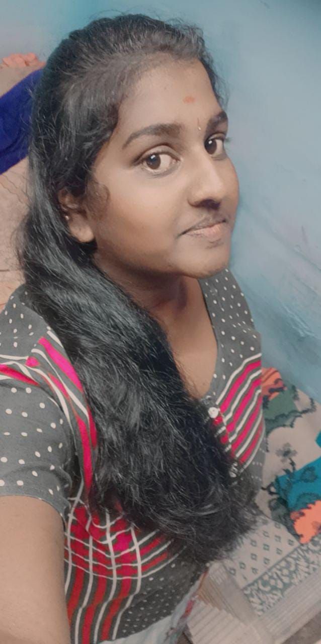 Tamil black beauty showing her big boobs