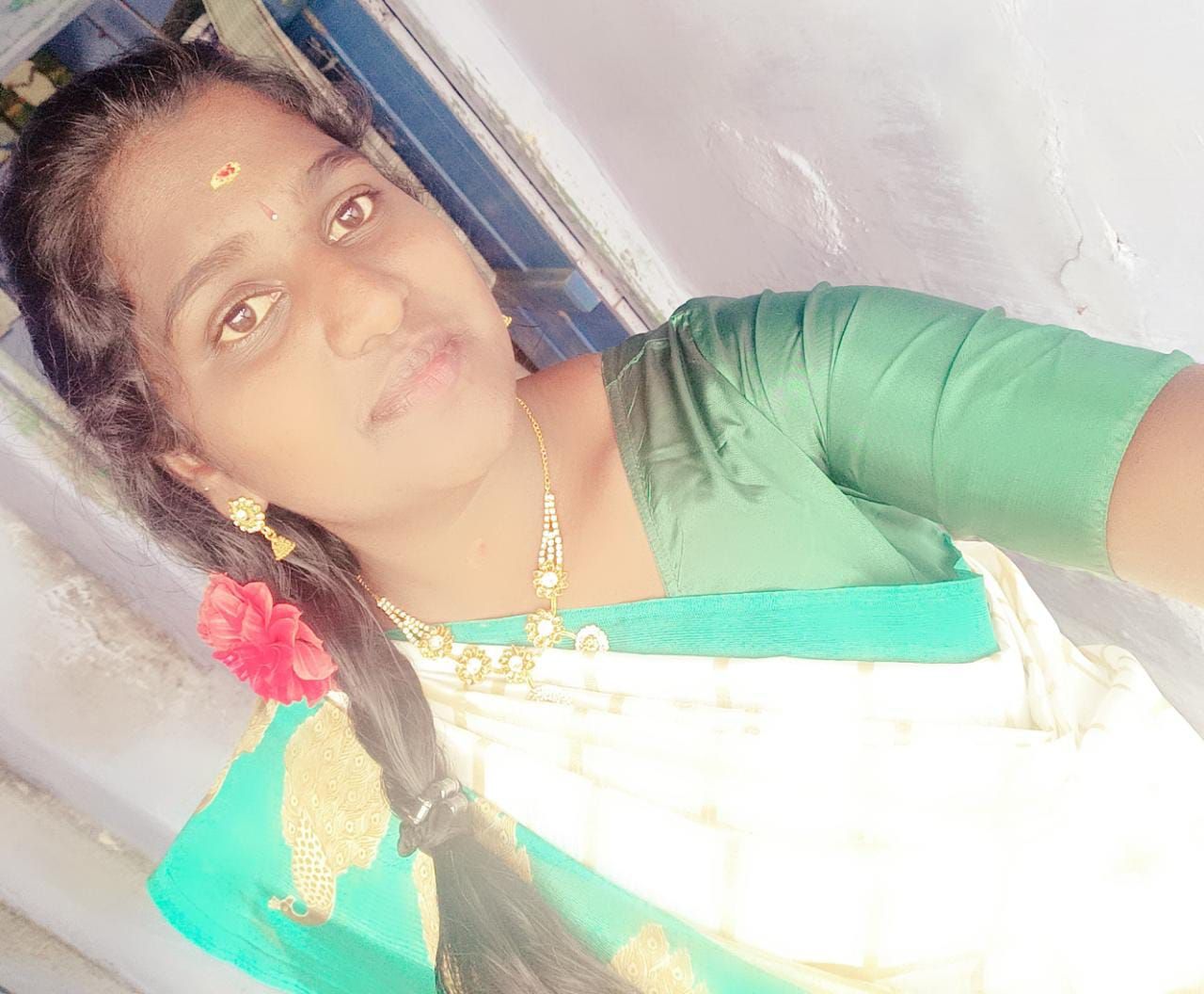 Tamil black beauty showing her big boobs