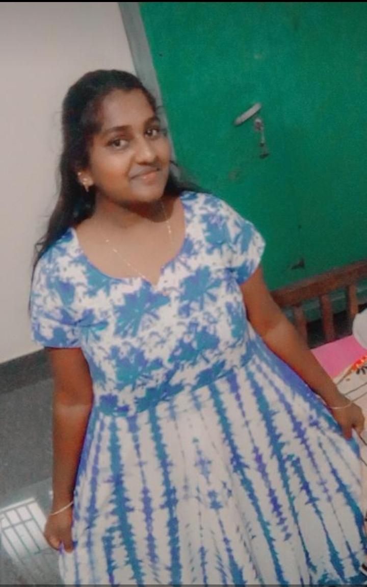 Tamil black beauty showing her big boobs