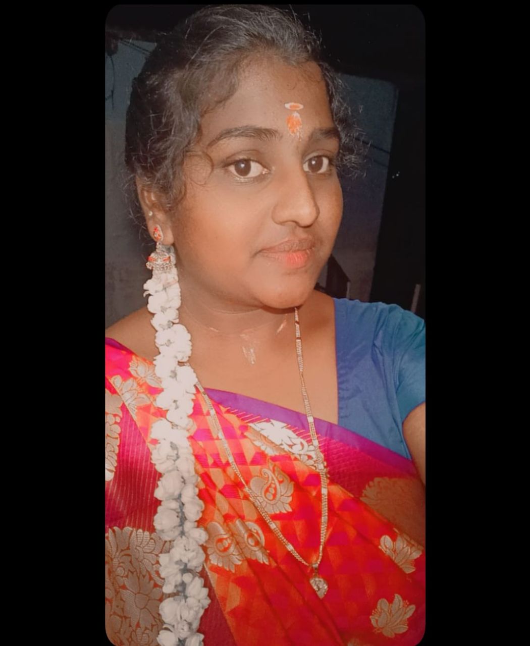 Tamil black beauty showing her big boobs