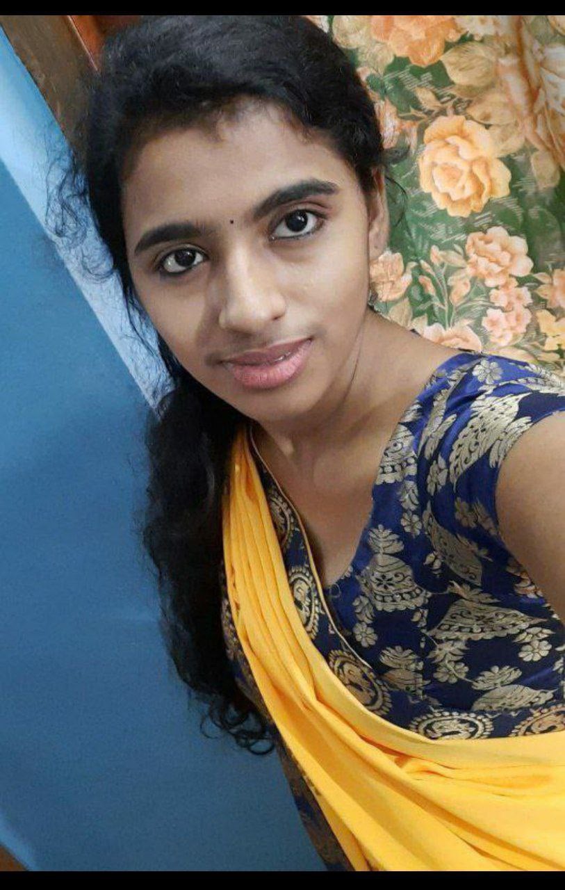 Malayali girl in Chennai sharing nude selfies