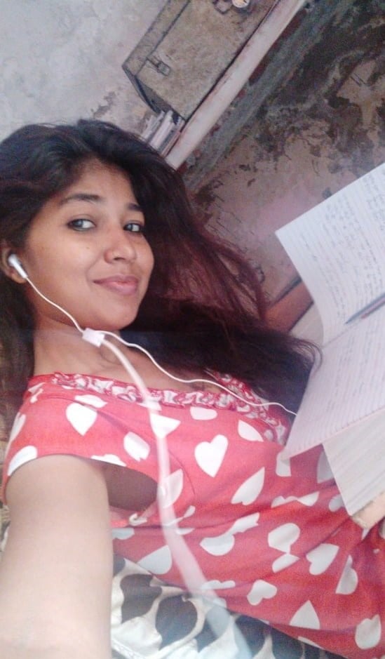 Sharp boobs nude Indian girl selfie pics