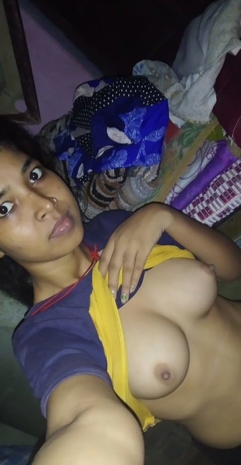 Sharp boobs nude Indian girl selfie pics