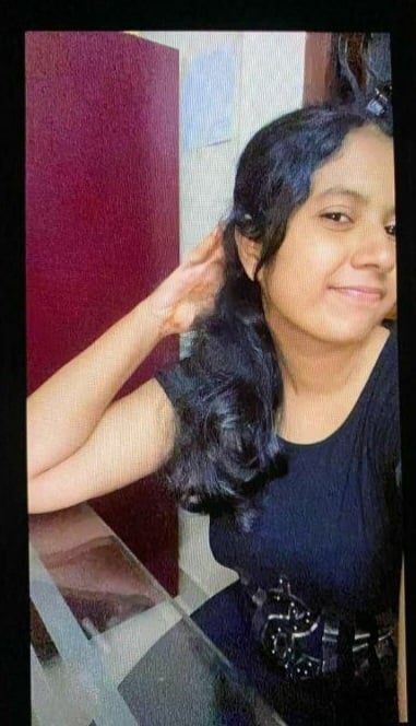 Instagram hot girl topless photos shared online