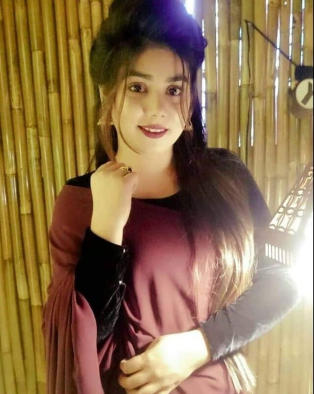 Indian girl revealing nude figure for boyfriend