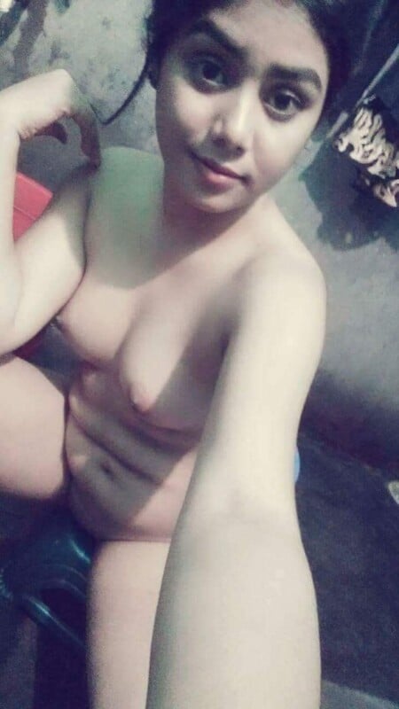 Indian girl revealing nude figure for boyfriend