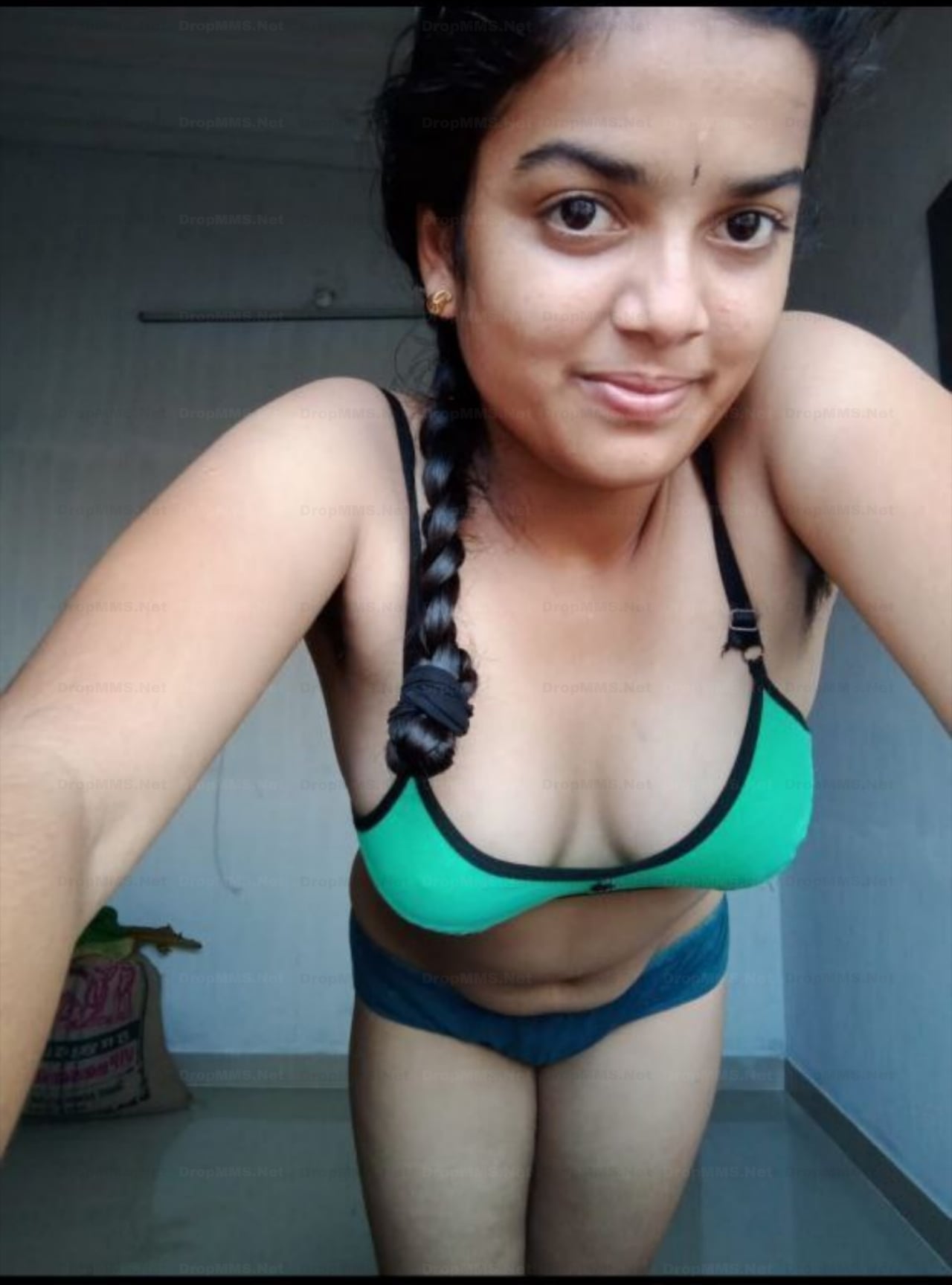 Tamil maami ponnu hairy pussy and sexy boobs show