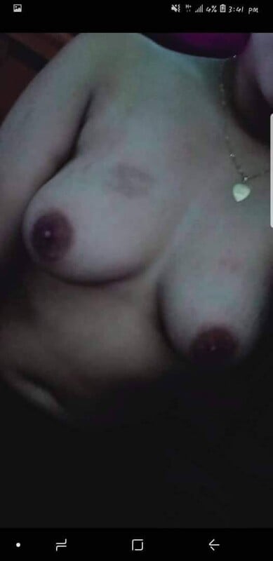 Red lips girlfriend posing topless in selfies