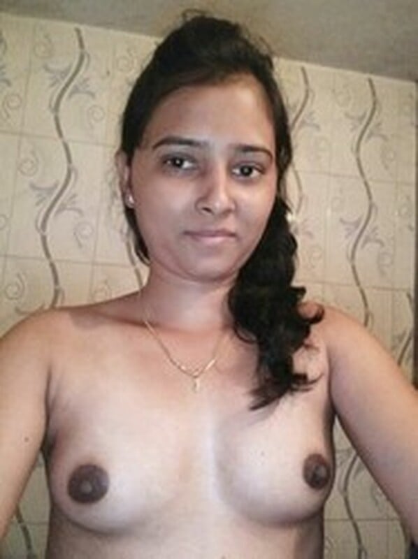 Tamil sexy bride boobs show photos to groom