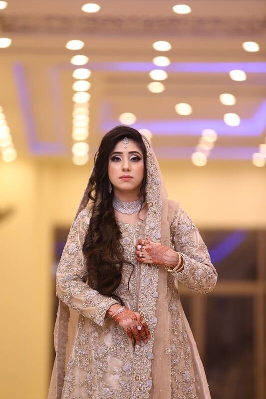 Mumbai Muslim girl topless playing with sexy boobs