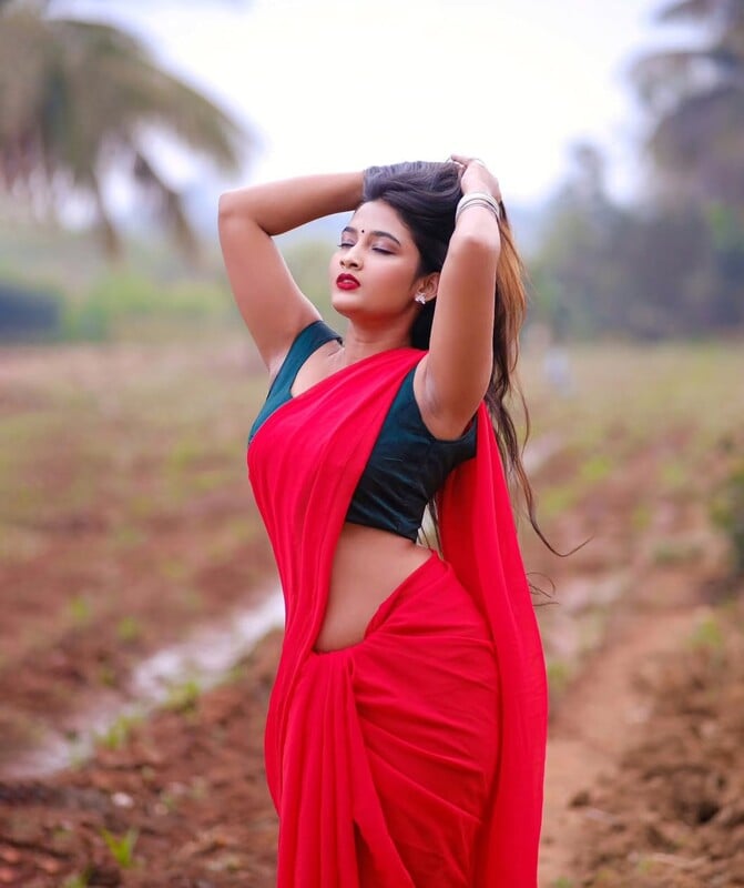 Sexy ass Indian model nude HD photo shoot