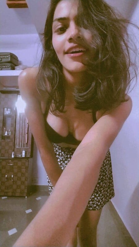 Slim girlfriend naked figure like a hot horse