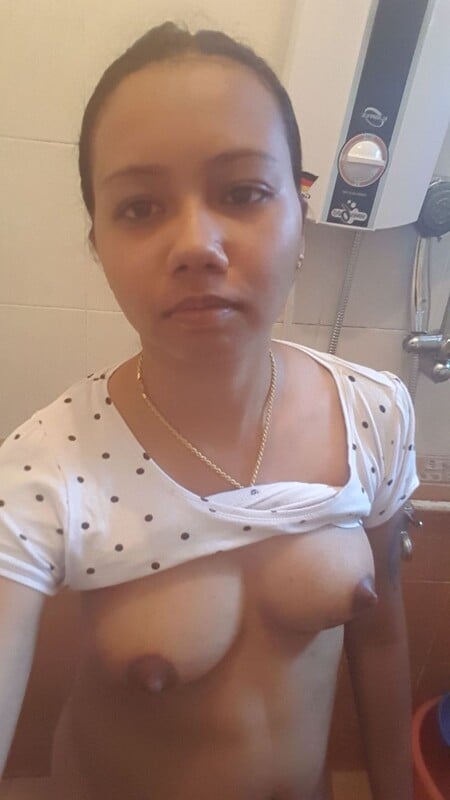 Manipuri girl in Chennai in nude selfies for lover
