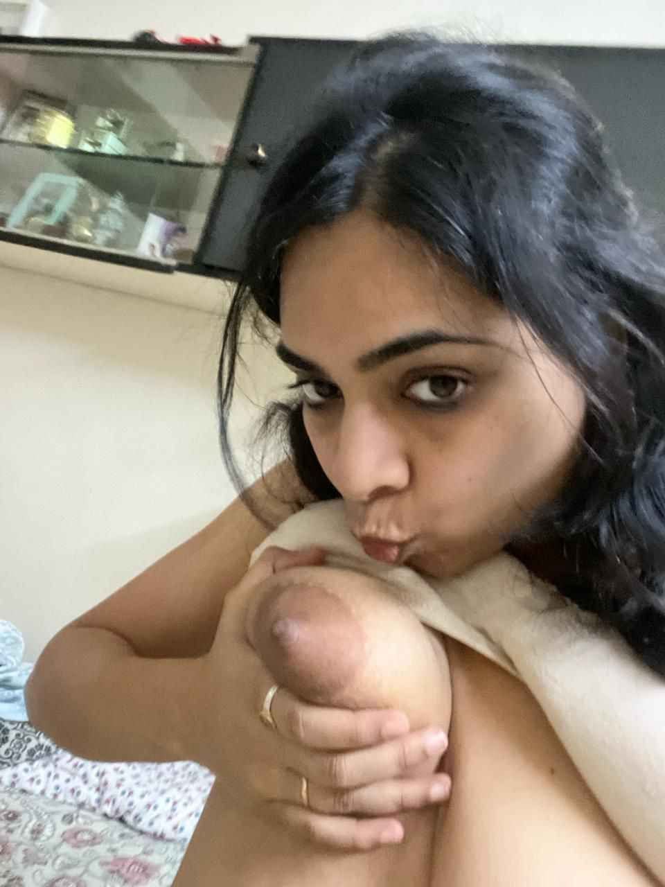 Indian girl stripping bra and nude in bedroom