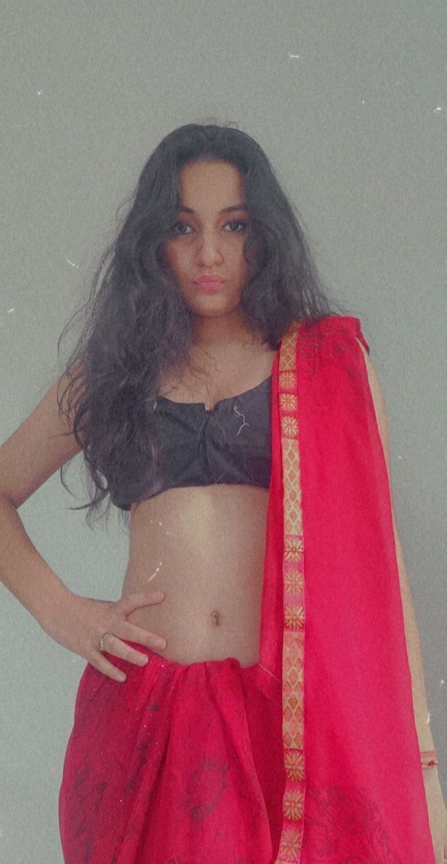Slim Indian girl showing her perfect nude body