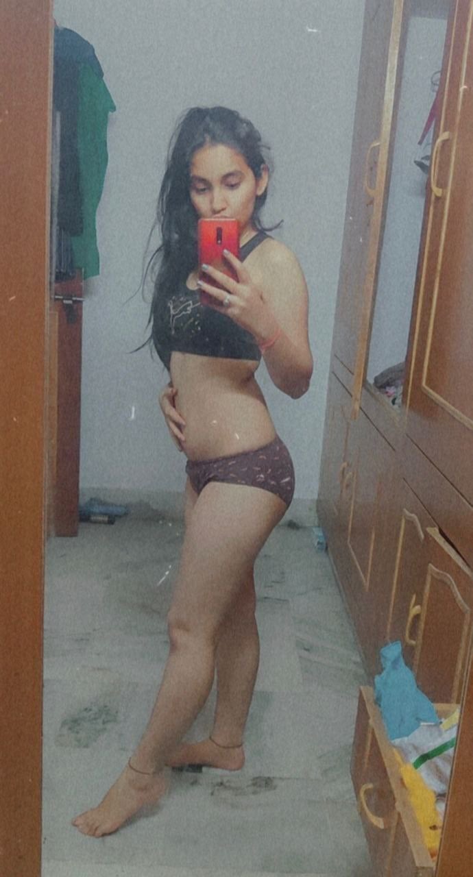 Slim Indian girl showing her perfect nude body