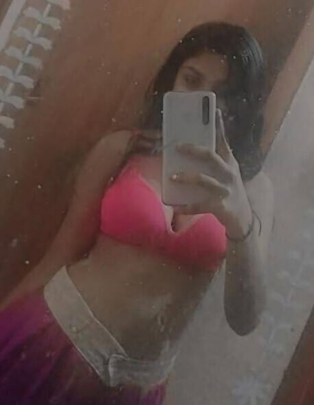 Slim girlfriend naked tease hot unseen photos