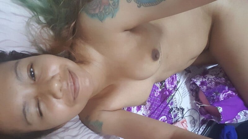 Tattooed desi girl nude with pillow humping
