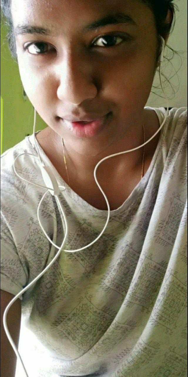 Sexiest Bengaluru girl nude selfie clicks