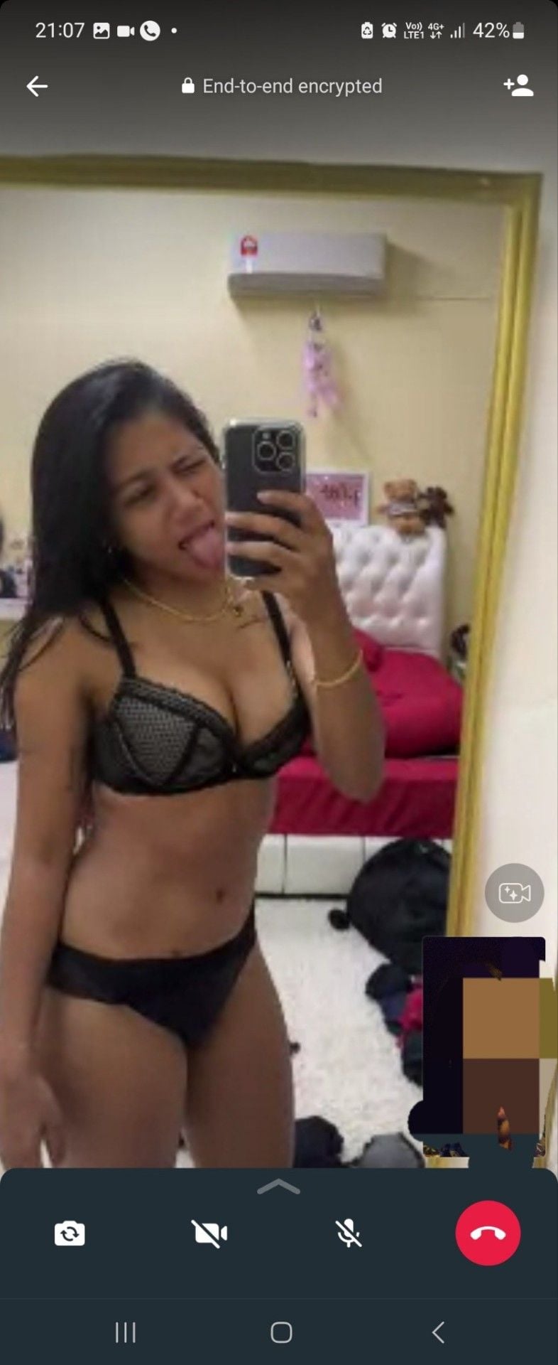 Rich Indian girl boobs showing video call