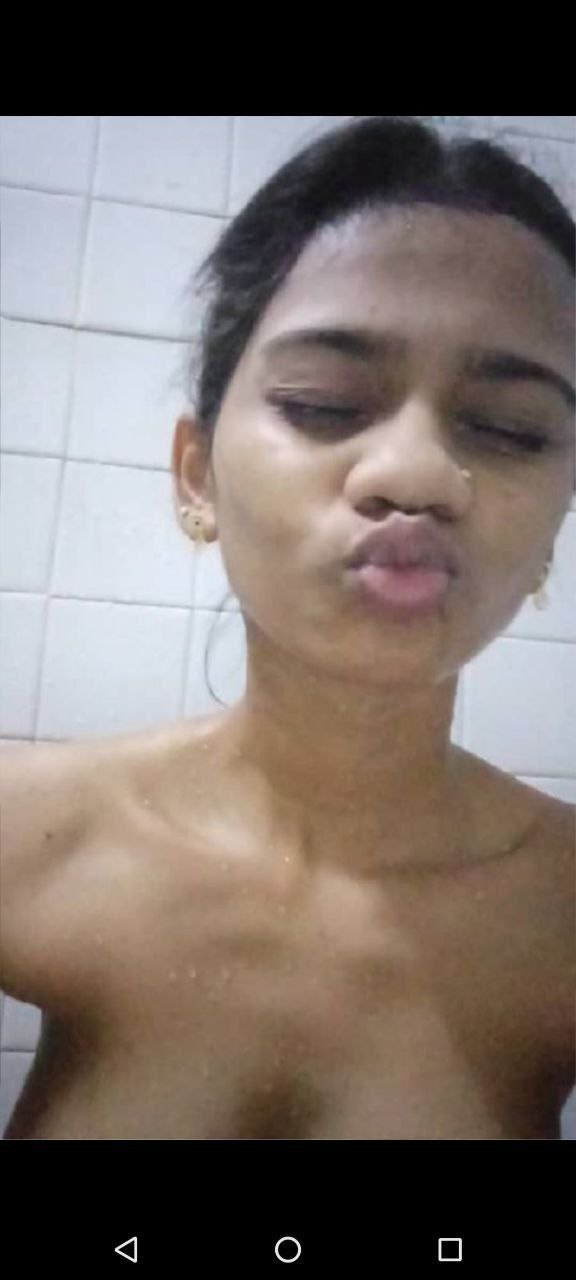 Nadan Malayali girl naked photos released