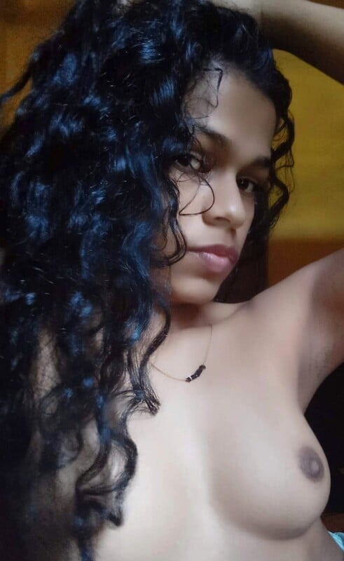 19yo college teen exposing milky boobs photos