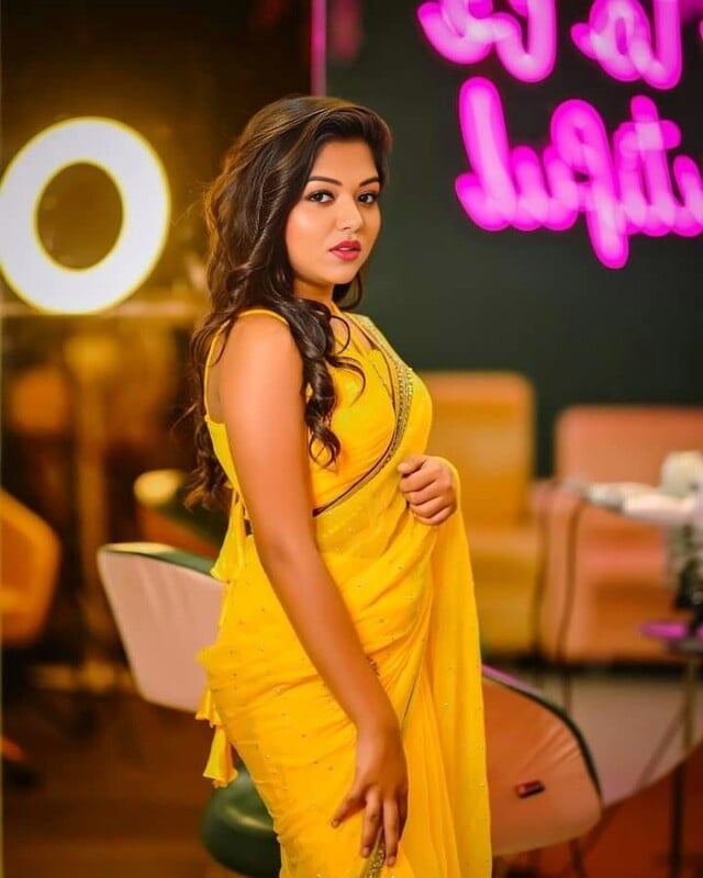 Bengali modeling girl nude HD pics with fingering