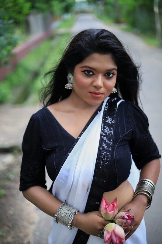 Bengali modeling girl nude HD pics with fingering