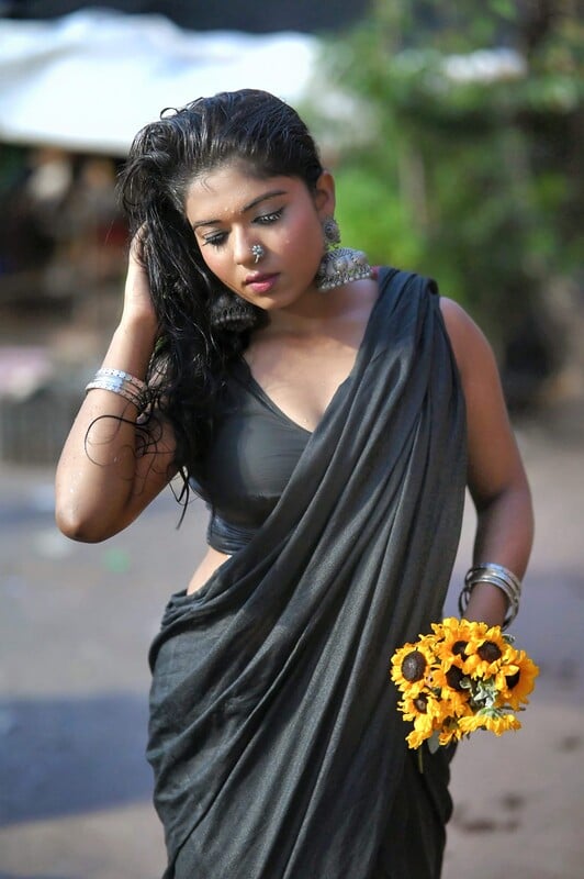 Bengali modeling girl nude HD pics with fingering