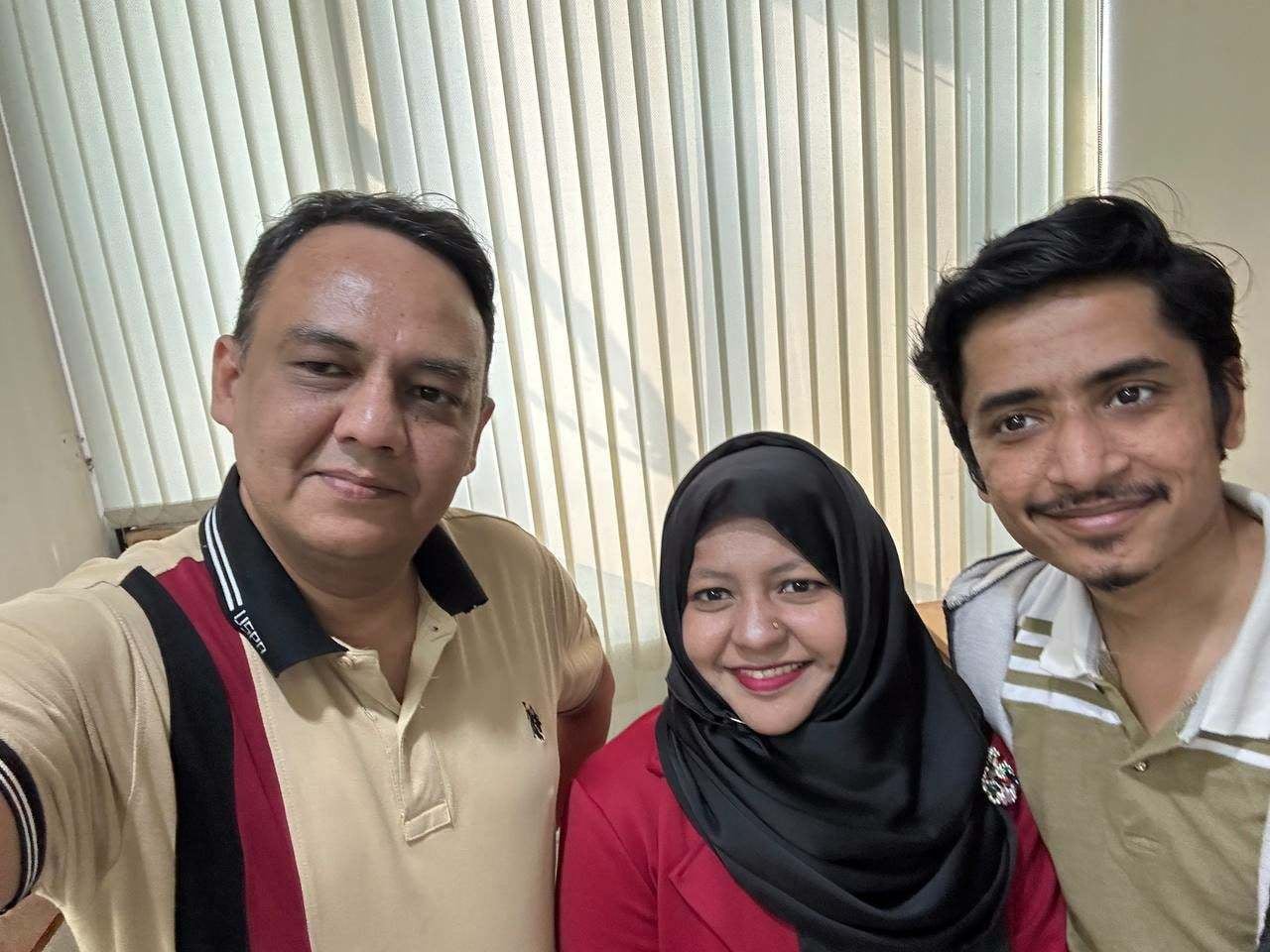 Cuckold hubby sharing wife and threesome pics