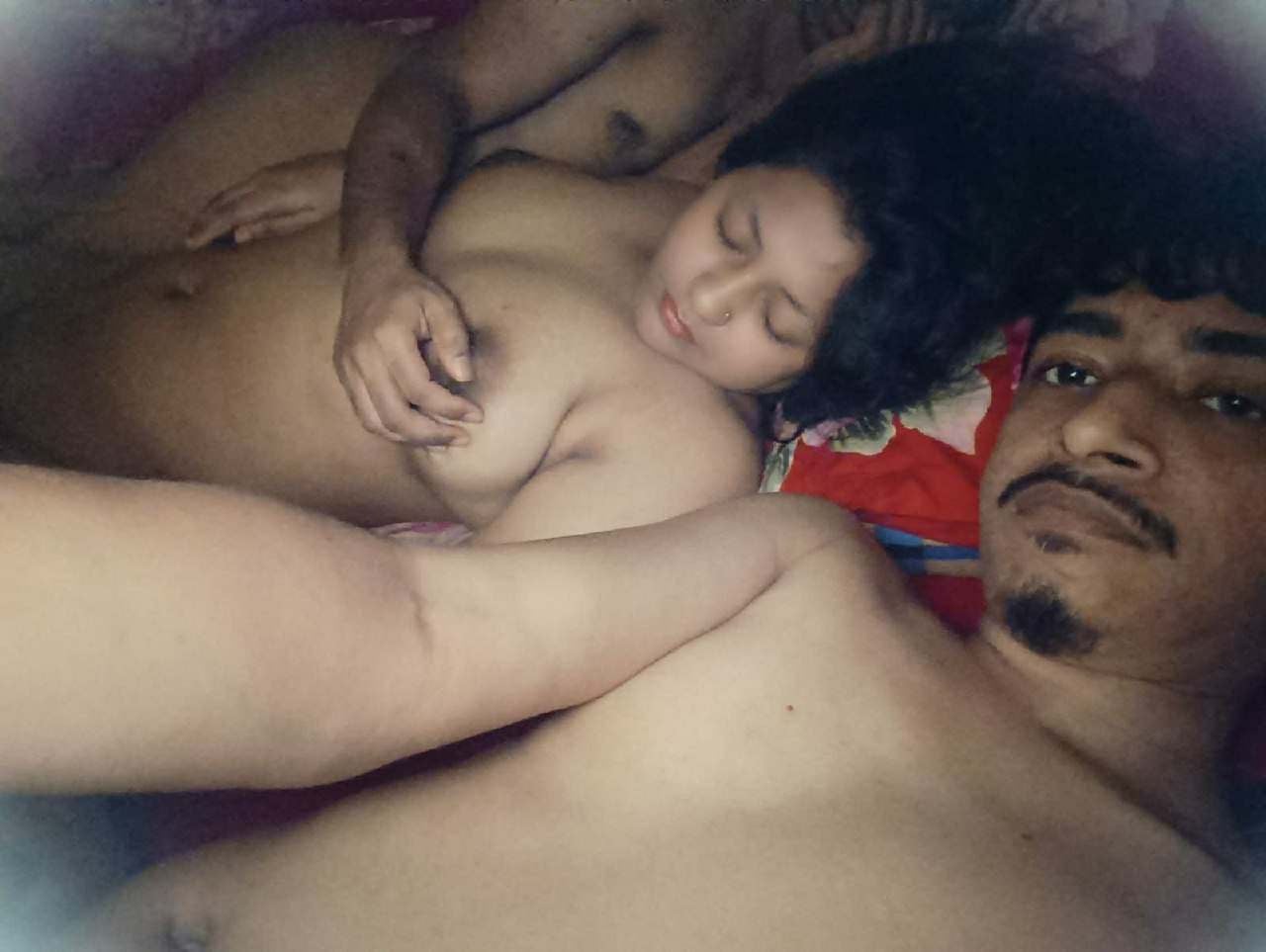 Cuckold hubby sharing wife and threesome pics