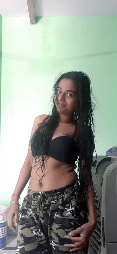 Unseen Indian girl nude pics and sex videos