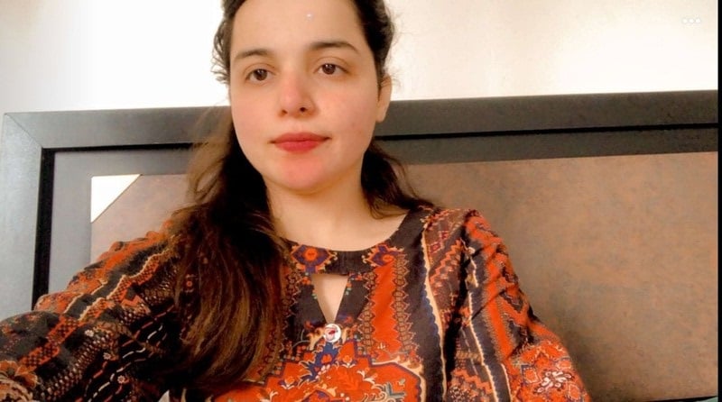 Pakistani girl fingering pussy and showing asshole