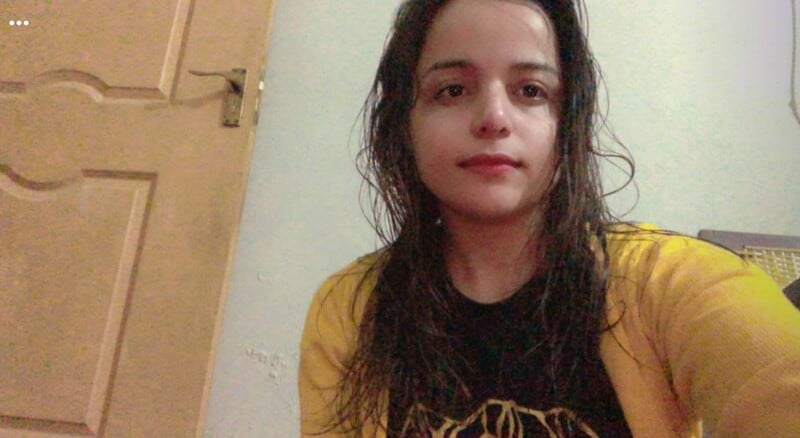 Pakistani girl fingering pussy and showing asshole