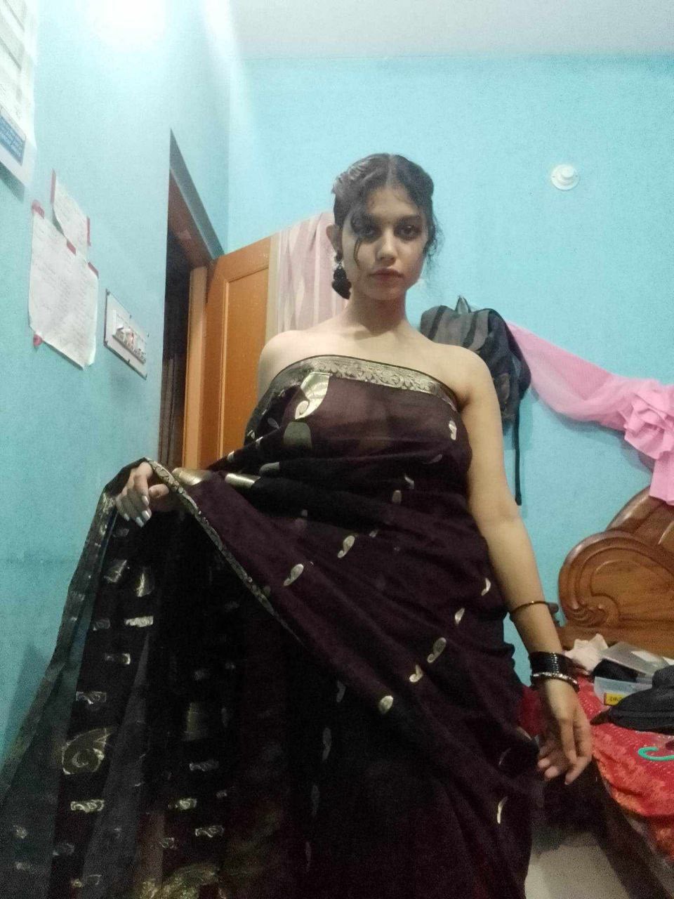 Naughty GF nude black pussy exposing photos