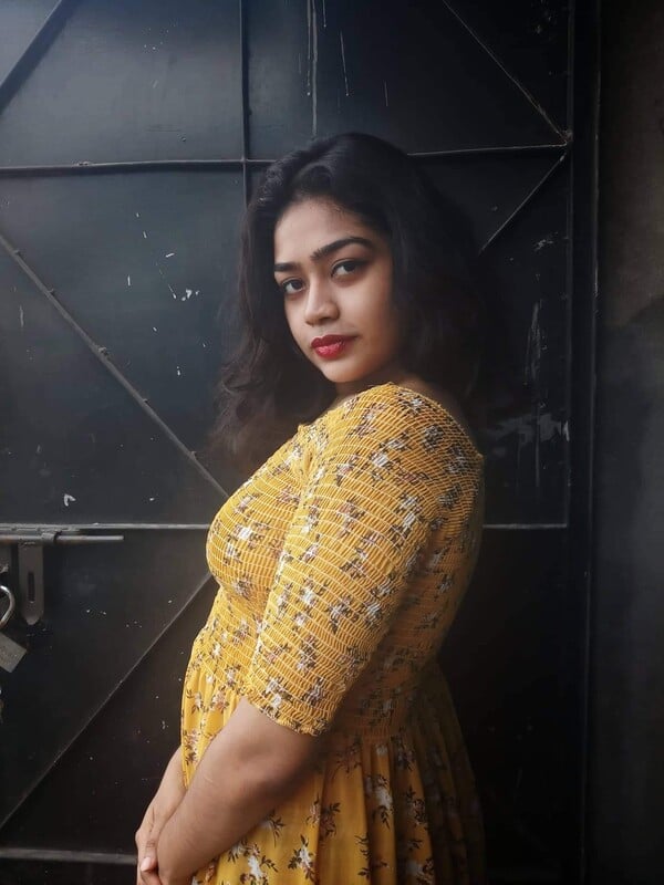 Short haired Bangla girl naked pussy fingering