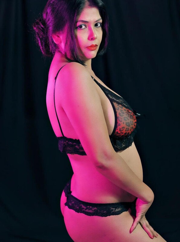 Modeling MILF aunty Athena Chakraborty full HD