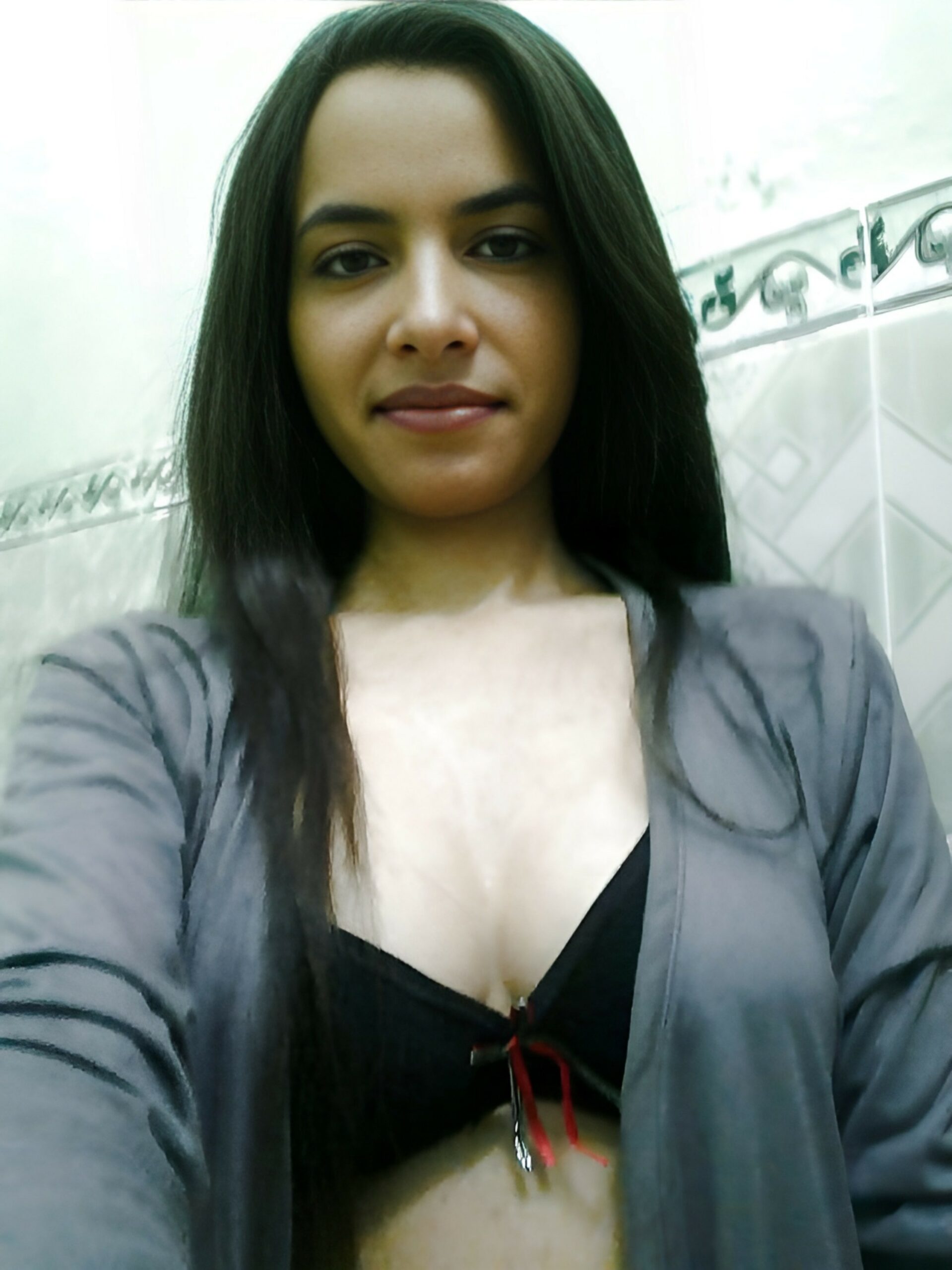 Virgin girl naked pussy and round boobs show