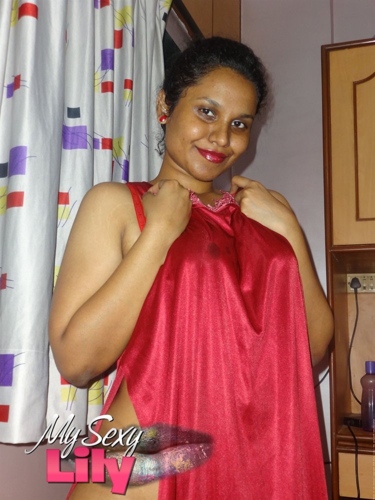 Horny Indian Young College Girls Nude Sexy Boobs