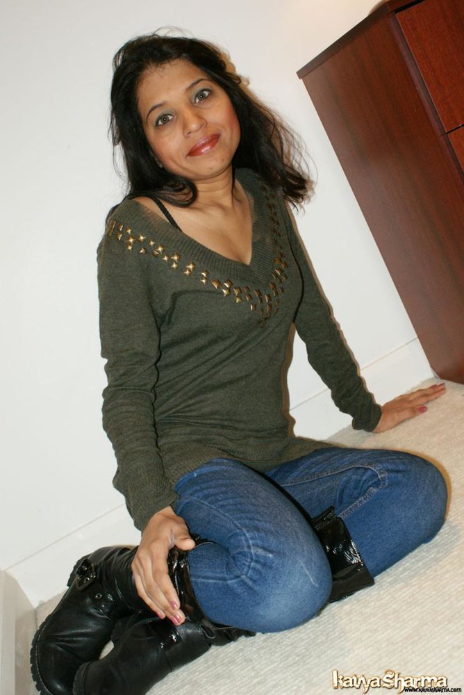 Amateur Sexy Girl Kavya Nude Images