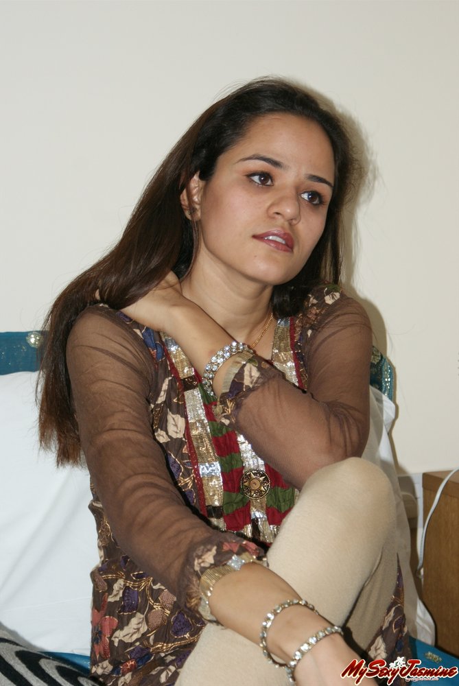 Jasmine Masturbating With Durex Lube