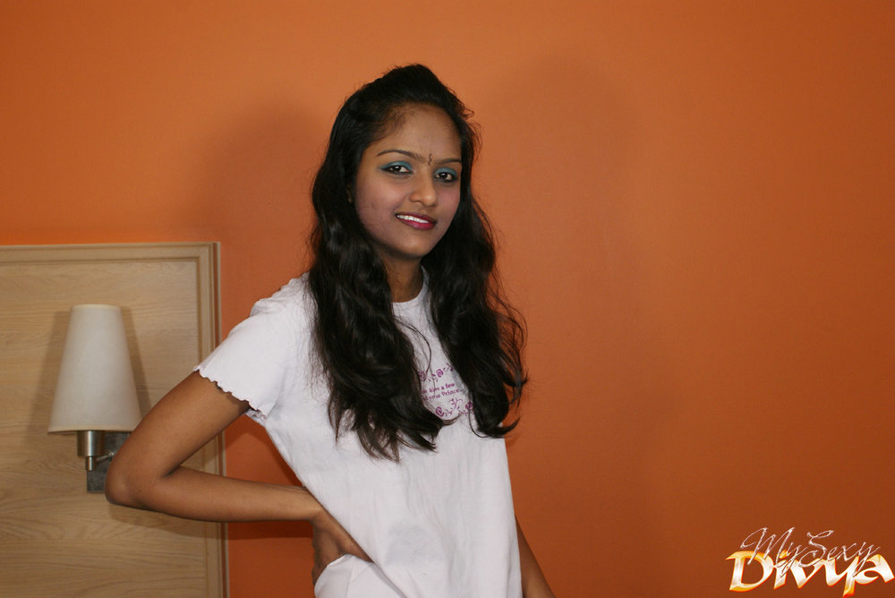 Young College Girls Divya Nude Topless